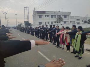 The human chain has formed to mark the 126th birth anniversary of renowned freedom fighter Netaji Subhash Chandra Bose.