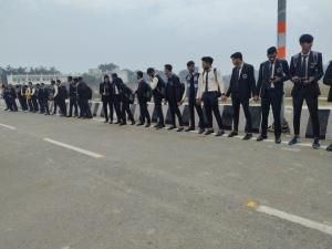 The human chain has formed to mark the 126th birth anniversary of renowned freedom fighter Netaji Subhash Chandra Bose.